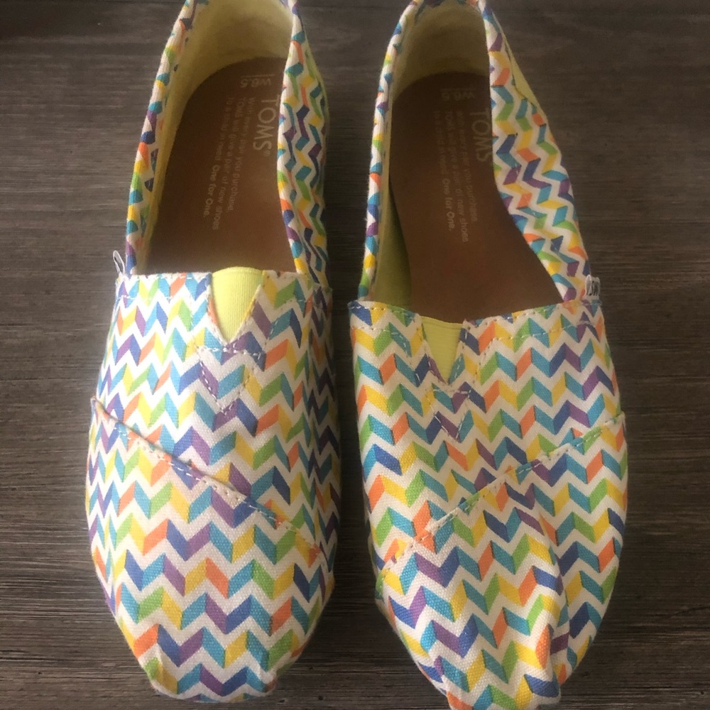 Toms multi color